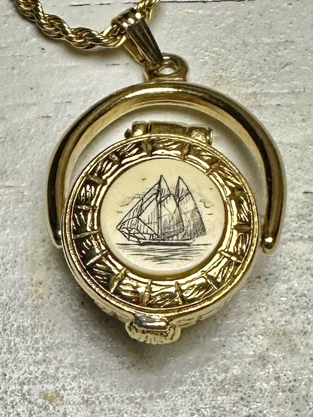 Nantucket Spinning Basket Pendant Necklace 30”